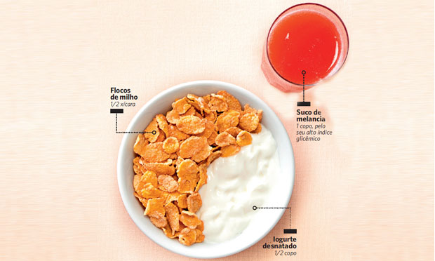 Tigela de cereal para comer antes de malhar Tigela de cereal para comer antes de malhar