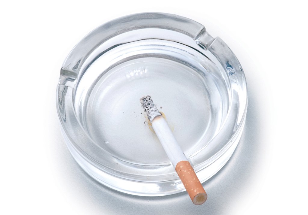 Cigarro aumenta em três vezes o risco de câncer na bexiga