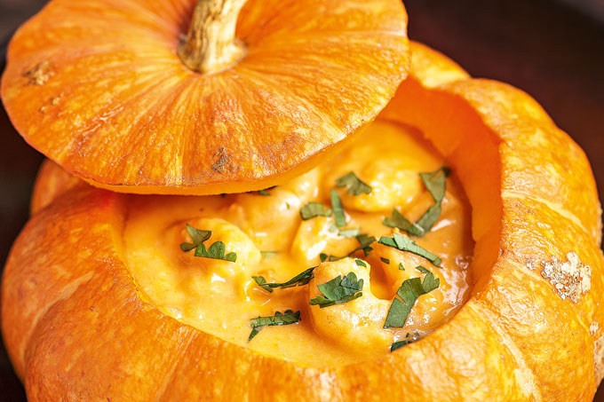 Bobó de camarão e camarão na moranga: qual o mais saudável?