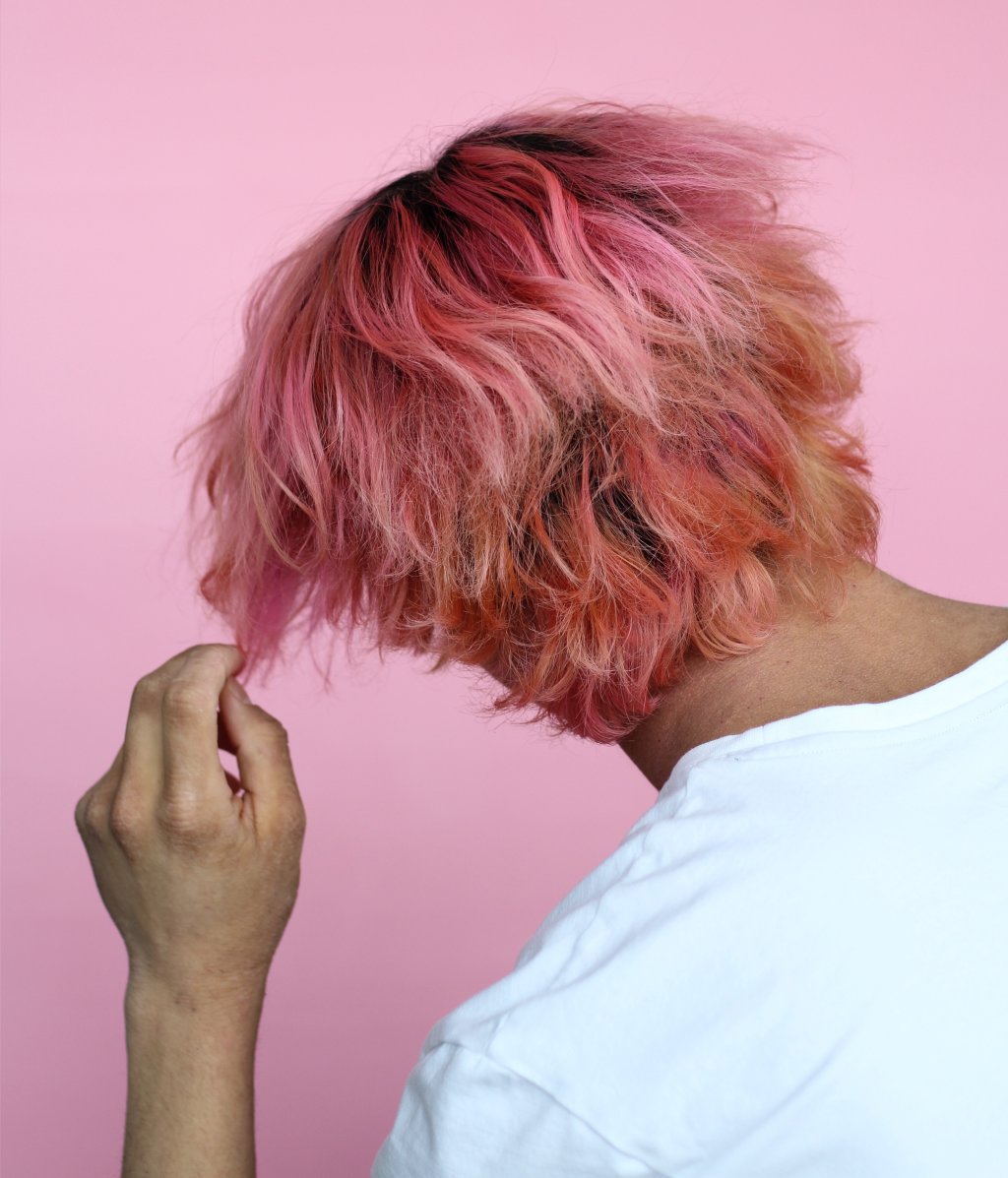 Tricotilomania: o transtorno que faz a pessoa arrancar os próprios cabelos