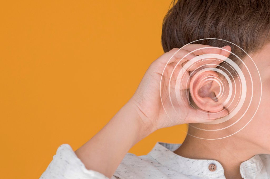Uma a cada mil crianças nasce surda ou com perda auditiva severa