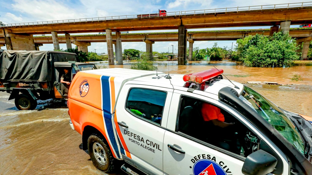 enchentes-no-rio-grande-do-sul-rs-cheias-guaiba-jacui-tacuari-leptospirose-cuidado-doencas