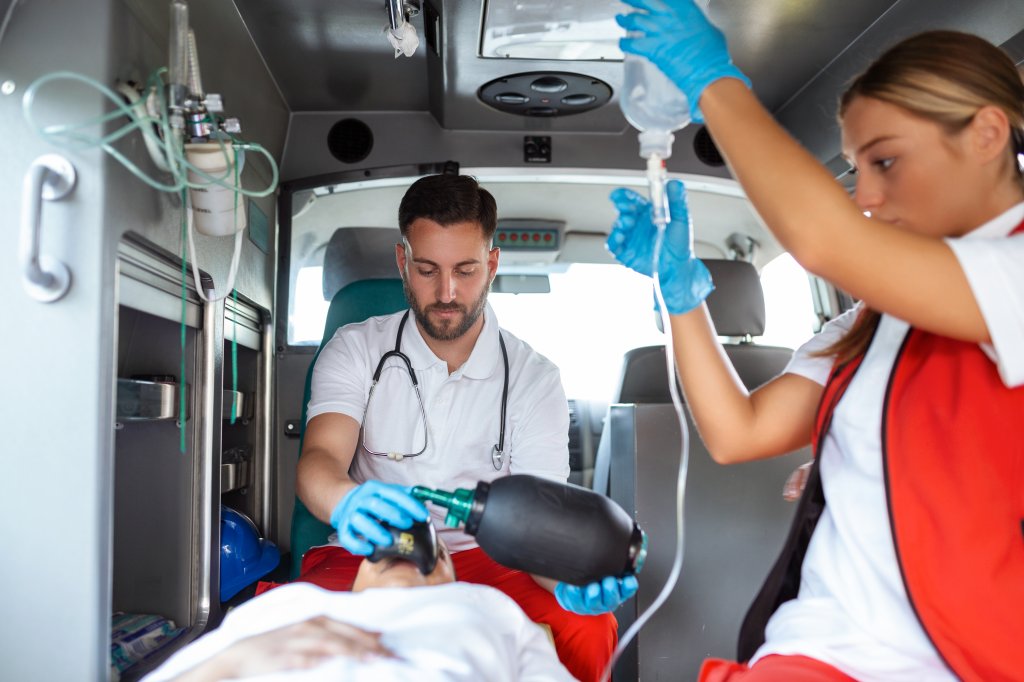 saude-medicina-emergencia-urgencia-ambulancia